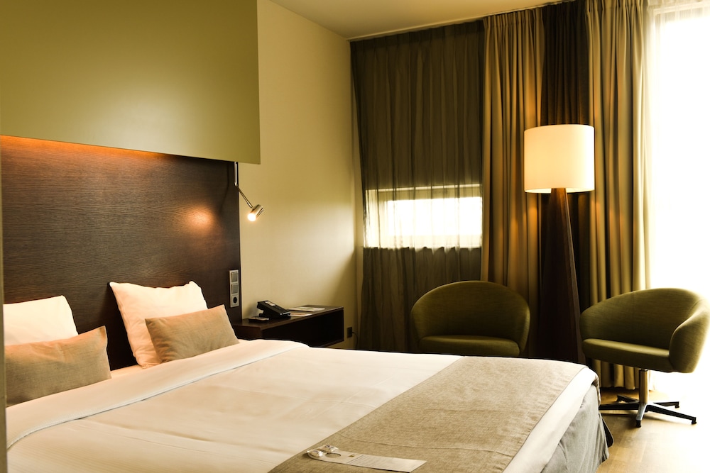 Superior Room, 1 Queen Bed photo 1