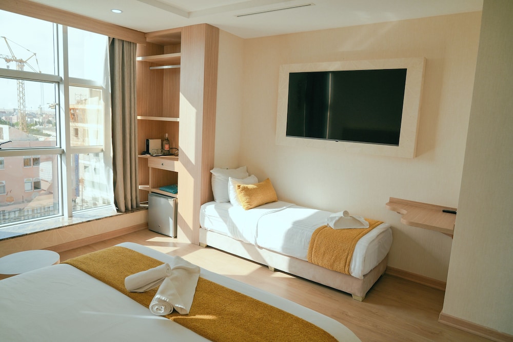 Deluxe Room - Photo 9