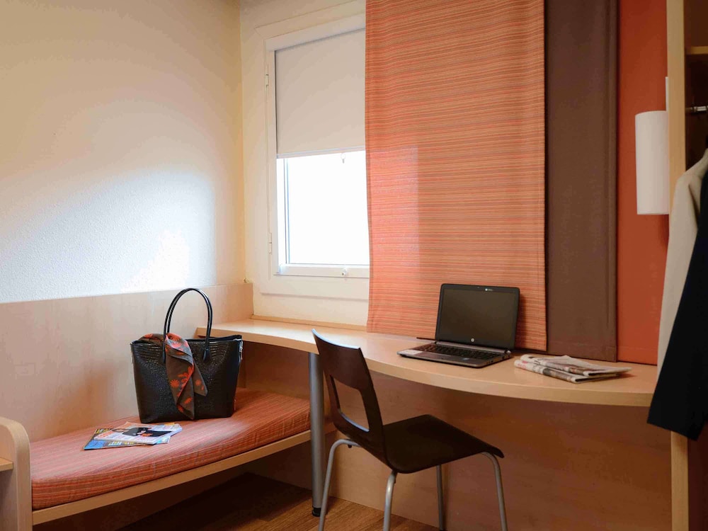 Room, 1 Double Bed - Photo 4