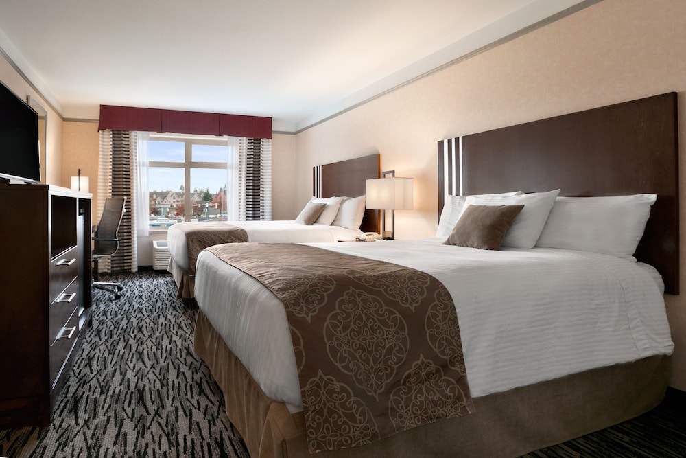Standard Room, 2 Queen Beds, Non Smoking, Refrigerator - Photo 1