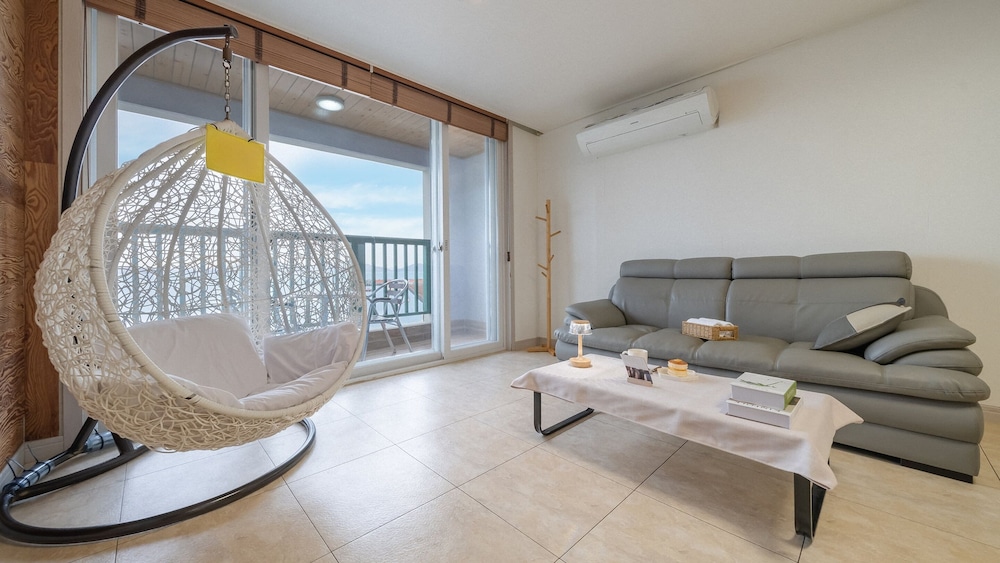 Basic Room, 1 Bedroom (white 302) - Photo 9