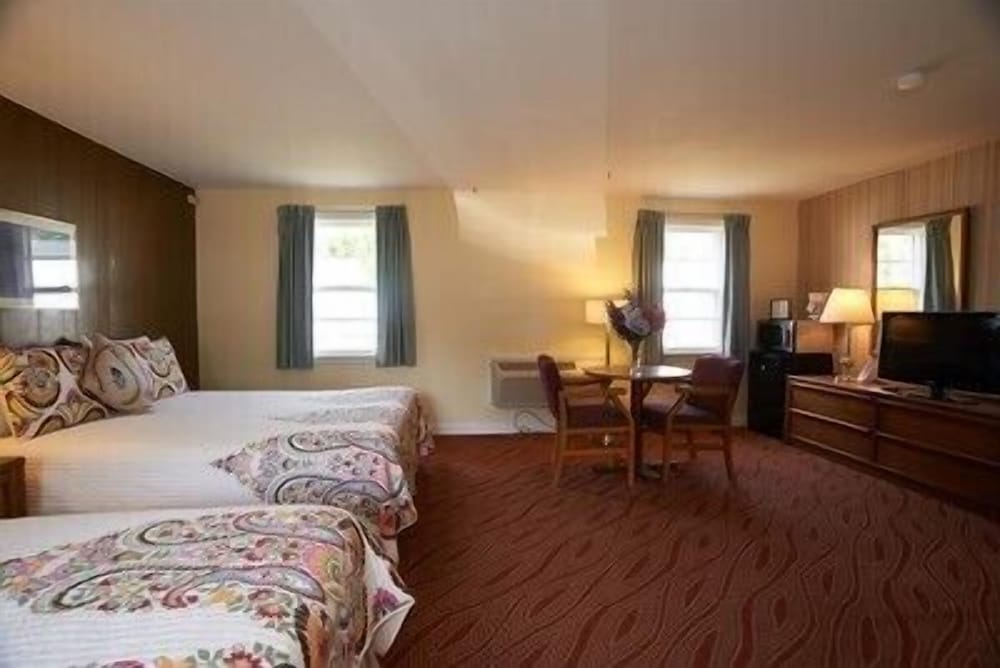 Room, 2 Queen Beds