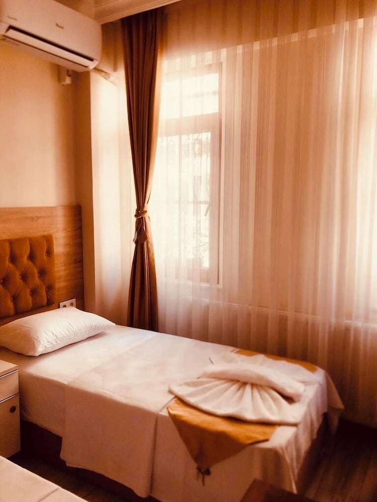 Economy Double or Twin Room photo 1