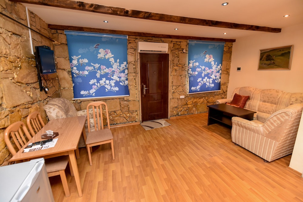 Classic Cottage, Multiple Beds, Kitchenette, Garden View photo 1