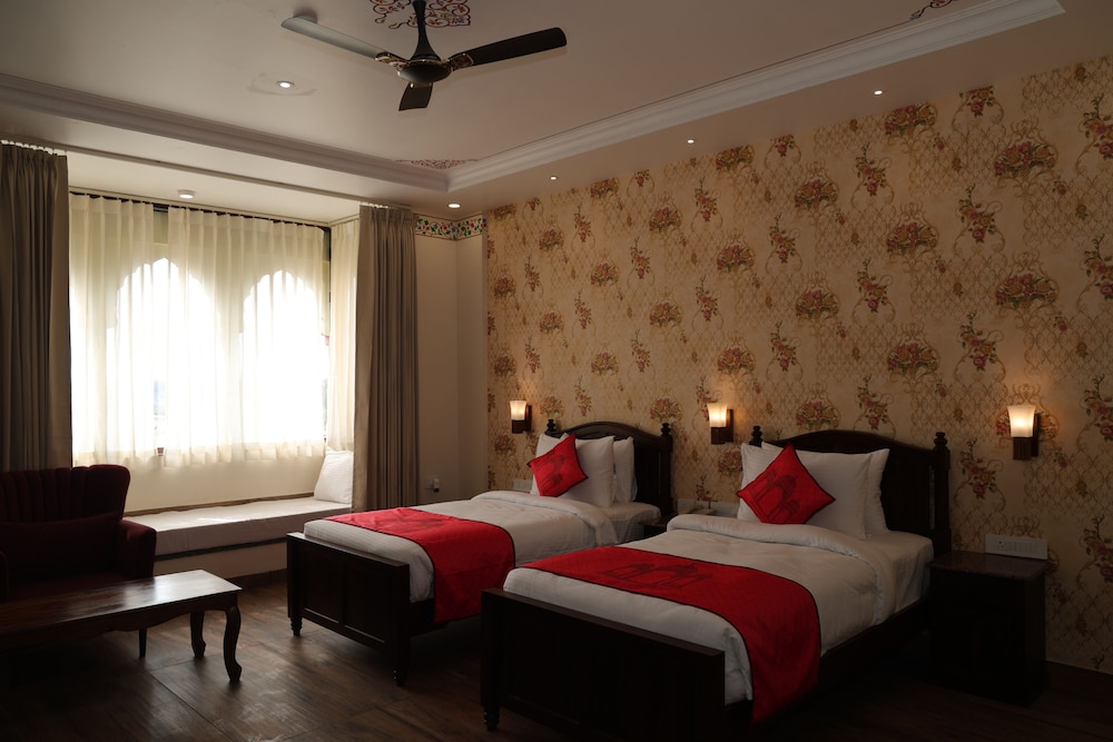 Royal Twin Room, City View
