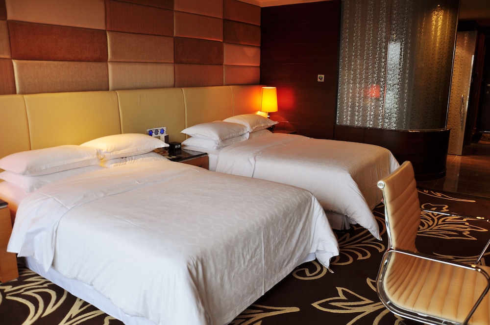 Club Room, 2 Twin Beds, City View - Photo 3