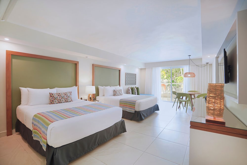 Deluxe Family Room - Photo 5