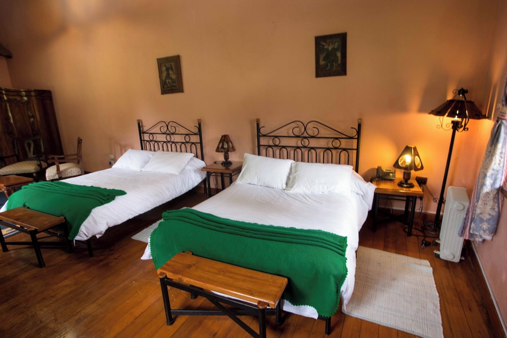 Standard Twin Room, 2 Double Beds photo 1
