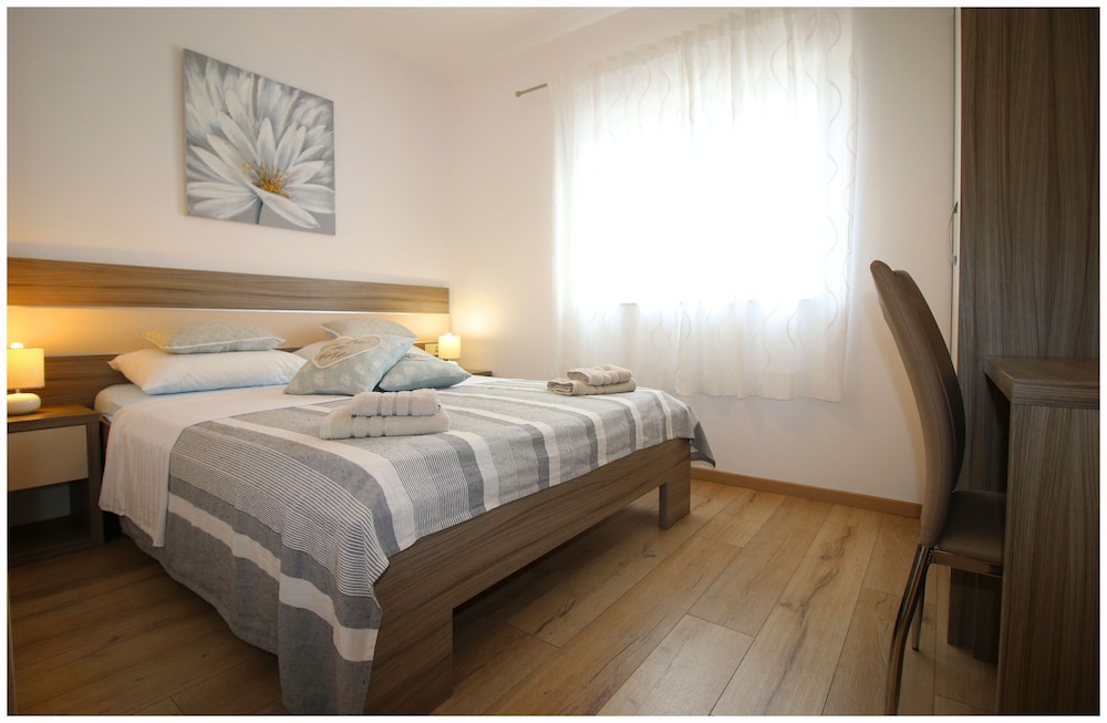 Apartment (A2)