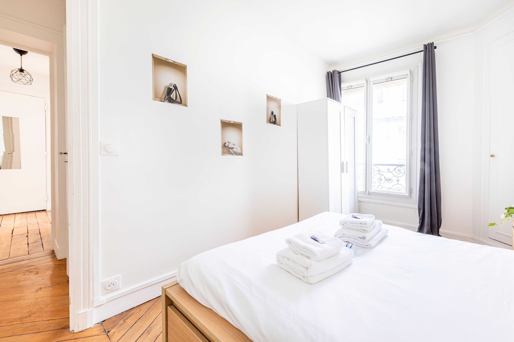 Apartment photo 2