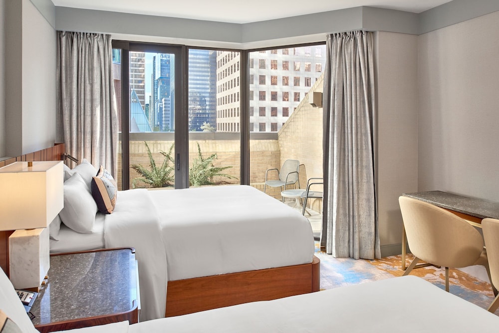 Suite, 1 Bedroom, Balcony, City View - Photo 7