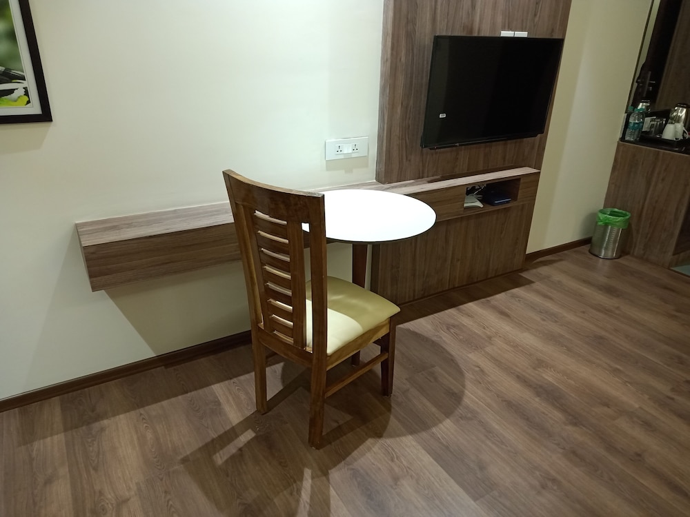 Executive Room - Photo 18