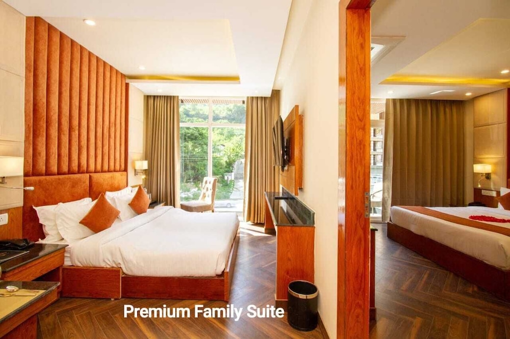 Family Suite, 2 Bedrooms, Balcony, Mountain View