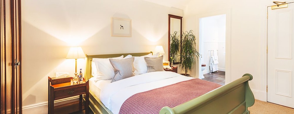 Snug Room, Double