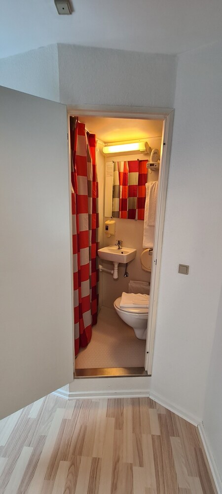 Standard Double Room, Small Bathroom, note stairs to the floor photo 2
