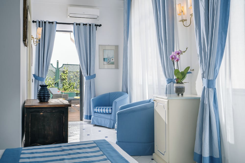 Apartment, 2 Bedrooms, Balcony, Sea View - Photo 2