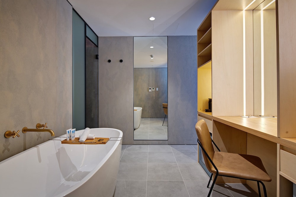 Sky Room with Bath photo 3