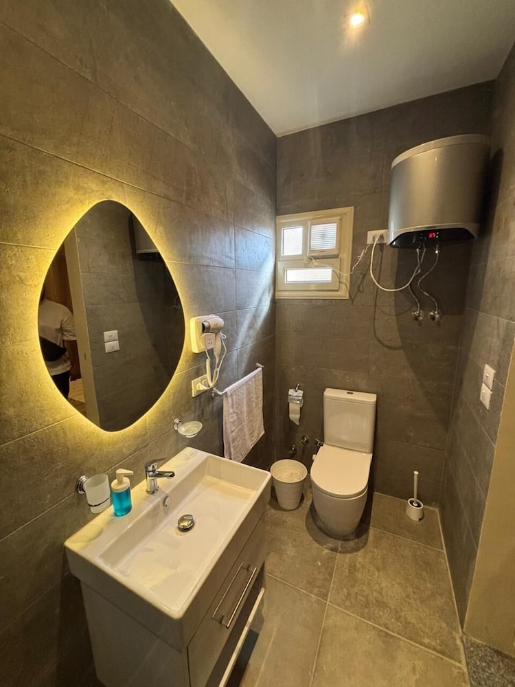Deluxe Triple Room photo 3