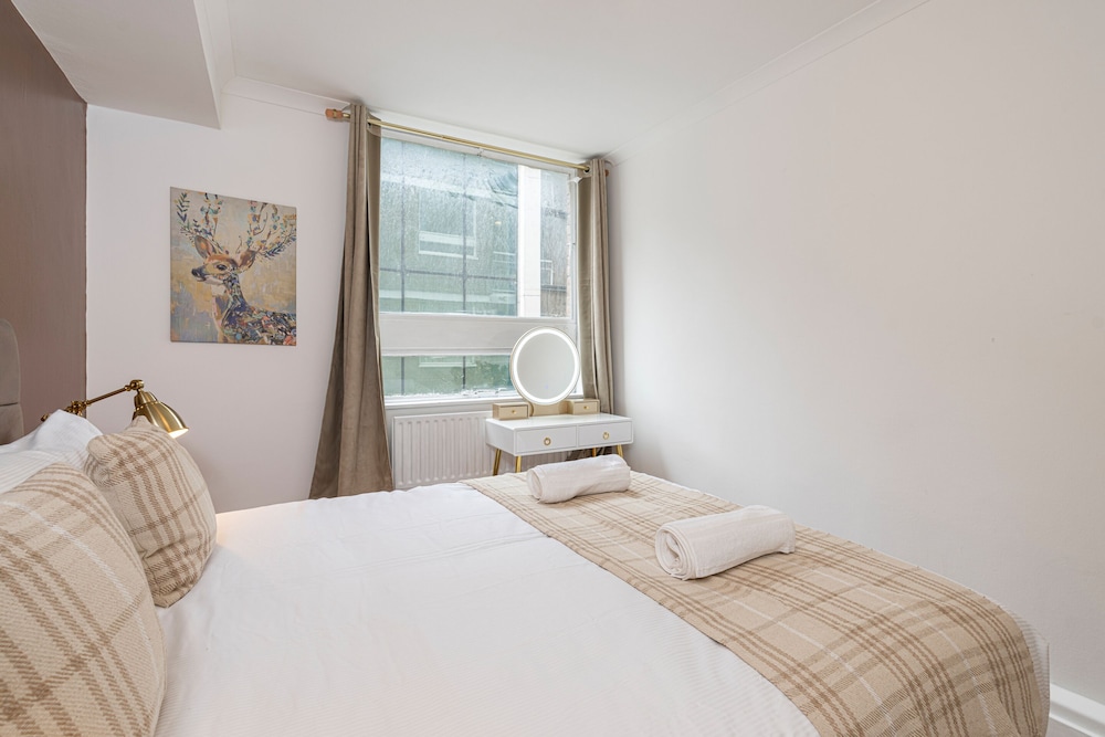 Deluxe Apartment, Private Bathroom, City View