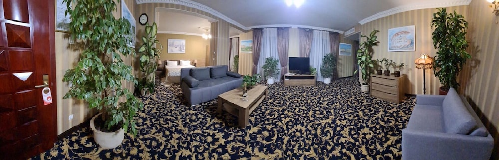 Signature Studio Suite, City View photo 2