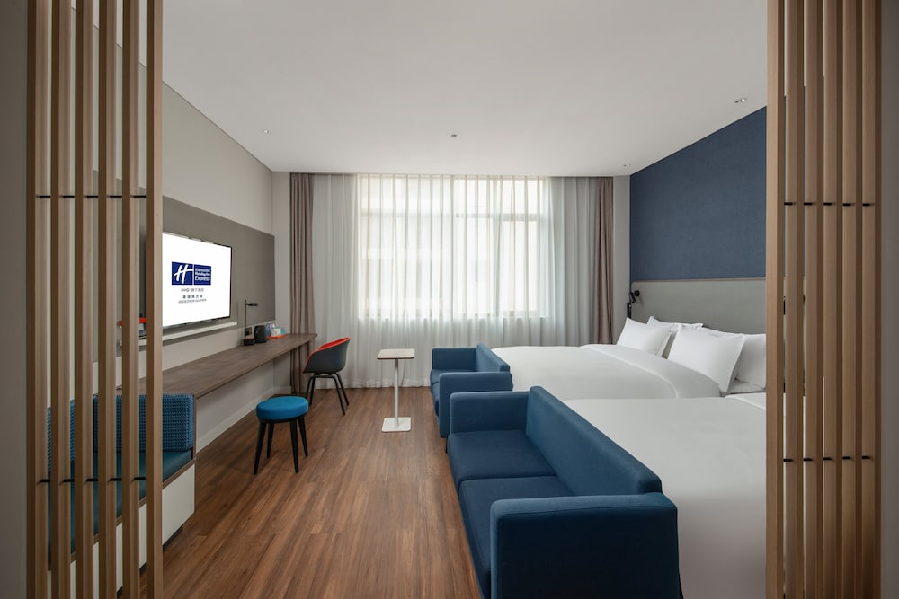 Standard Room, Multiple Beds (Extra Floor Space) - Photo 2