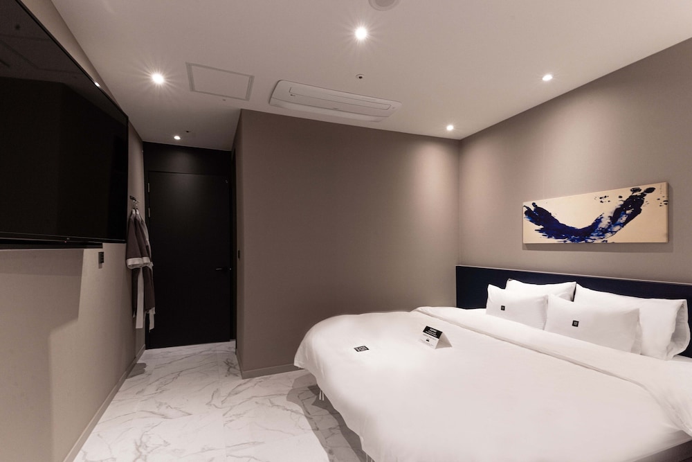 Standard Double Room - Photo 4