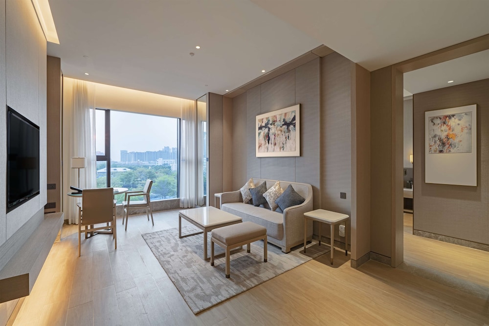 KING TWO BEDROOM APARTMENT - Photo 2