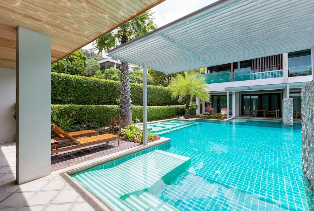 Deluxe Room, Pool Access - Photo 3