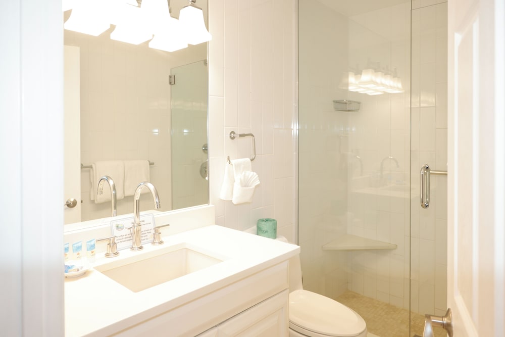 Deluxe Condo, 2 Bedrooms, Kitchen photo 3