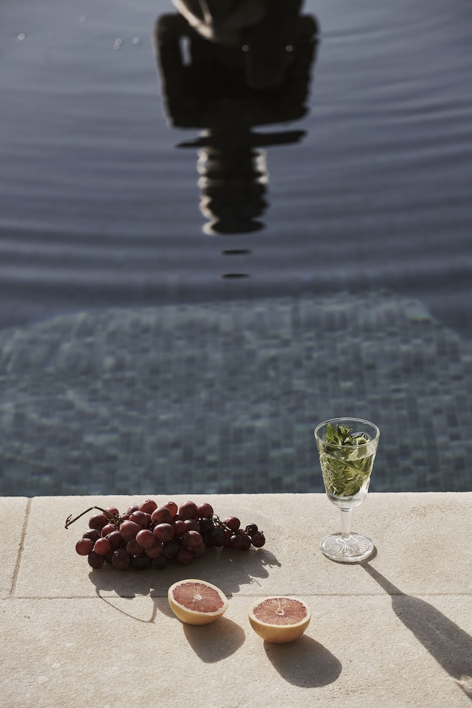 Suite (Pool Experience) - Photo 9