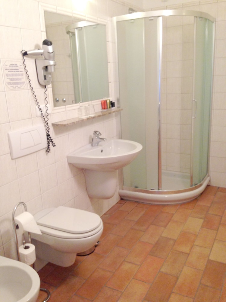 Triple Room - Photo 7