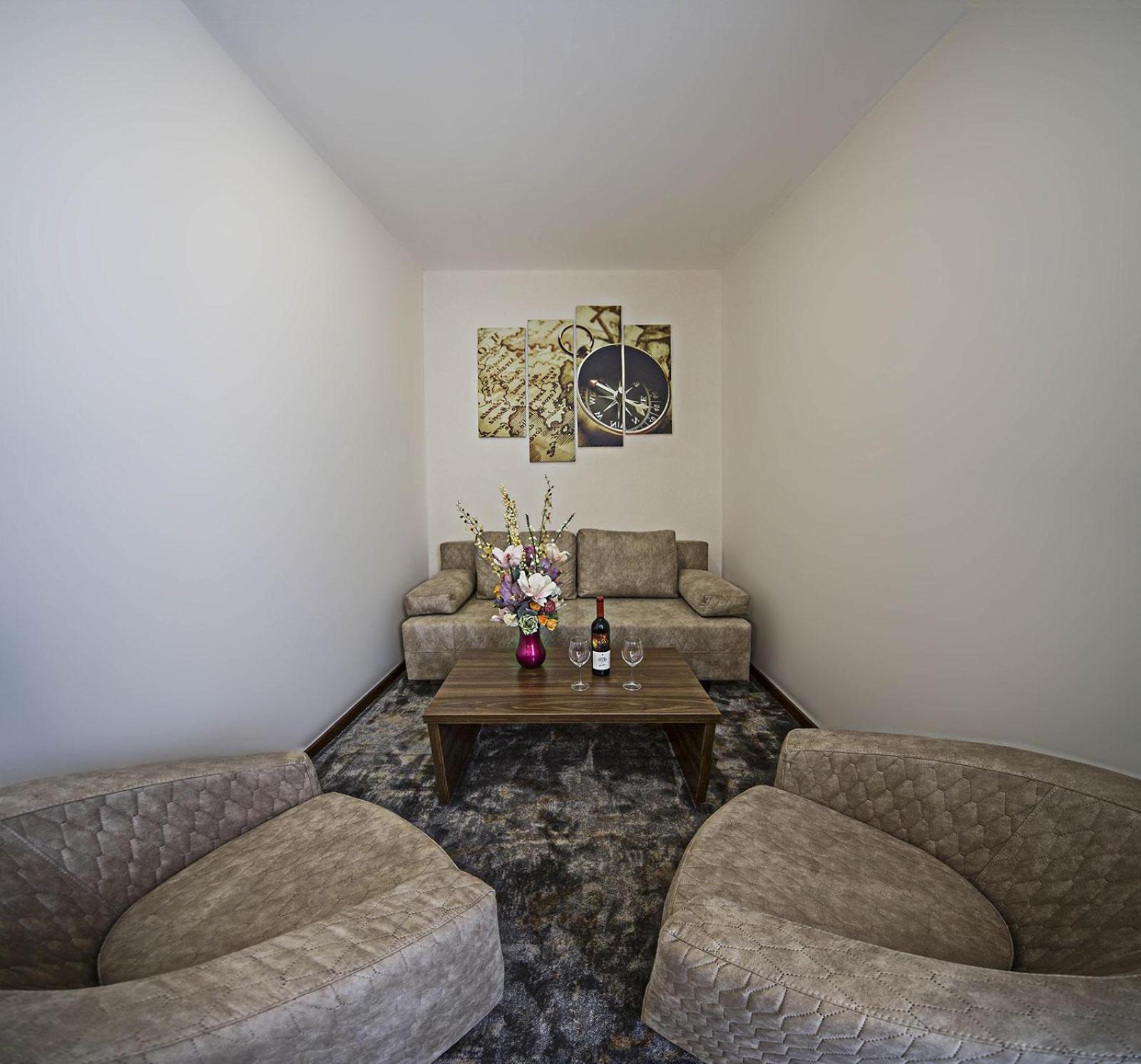 Family Room with Terrace photo 3
