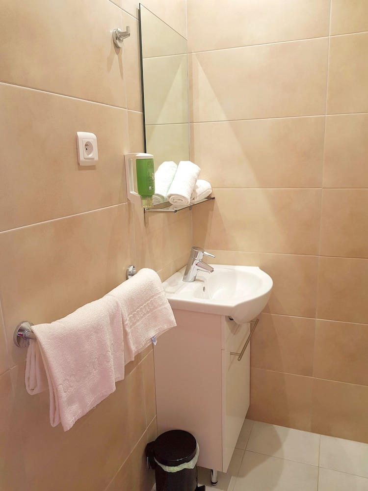 Standard Twin Room, Private Bathroom, Pool View (Rez-de-chaussée) photo 1