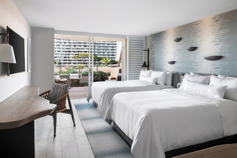 Room, 2 Queen Beds, Non Smoking, Lanai (Mobility Accessible, Roll-In Shower)