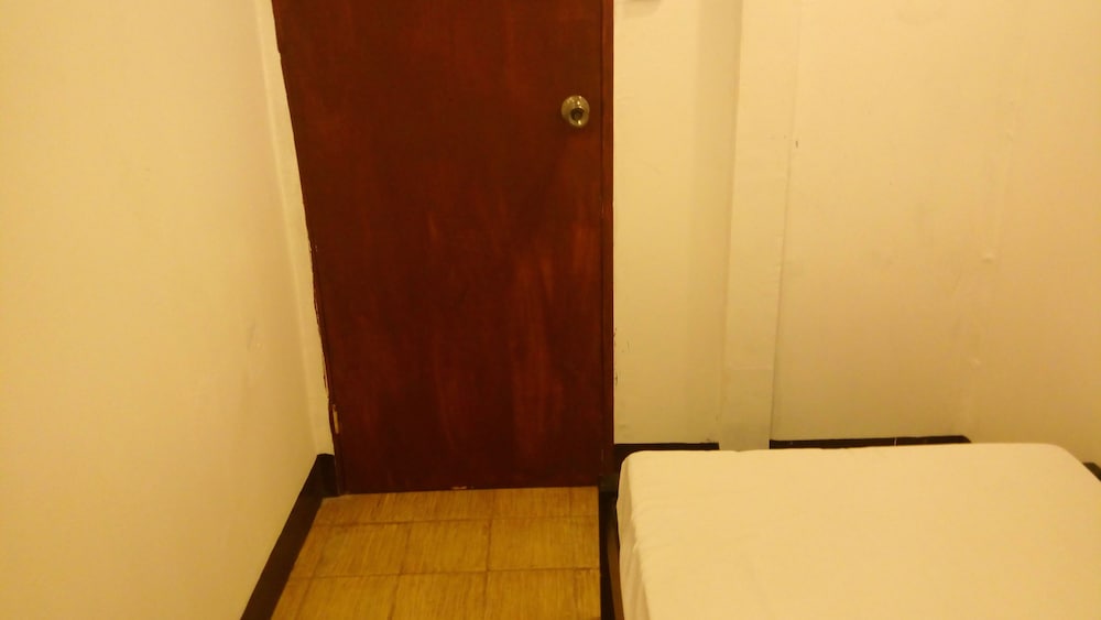 Standard Single Room (Aircon) photo 3