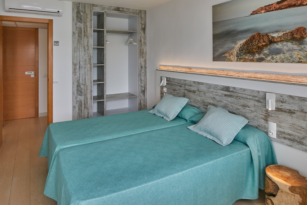 Apartment, 2 Bedrooms, Balcony photo 3