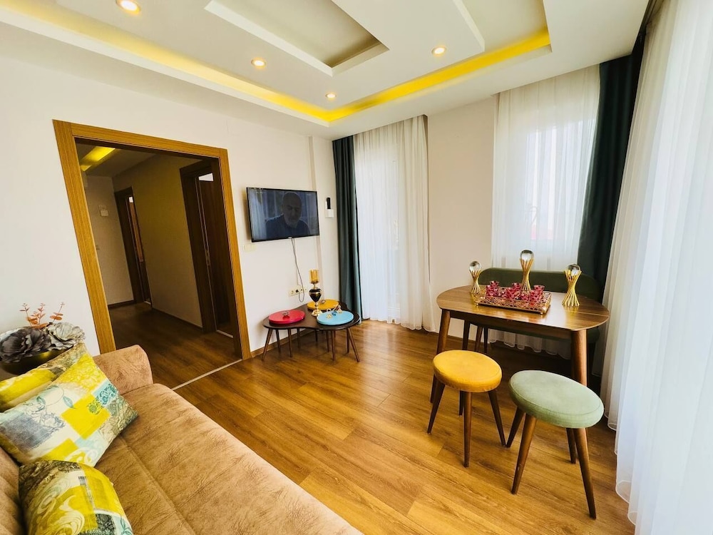 Standard Suite, Multiple Beds, Kitchen, City View - Photo 12