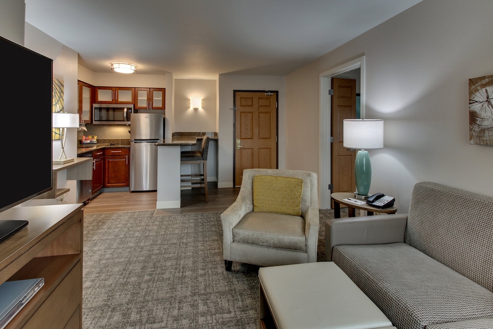 Suite, 1 Bedroom, Accessible Bathtub, Kitchen (Communications, Accessible Tub) - Photo 4