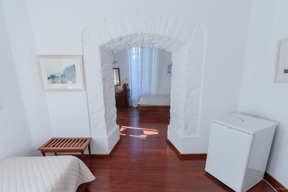 Traditional Standard Triple Room with Garden View - Photo 6