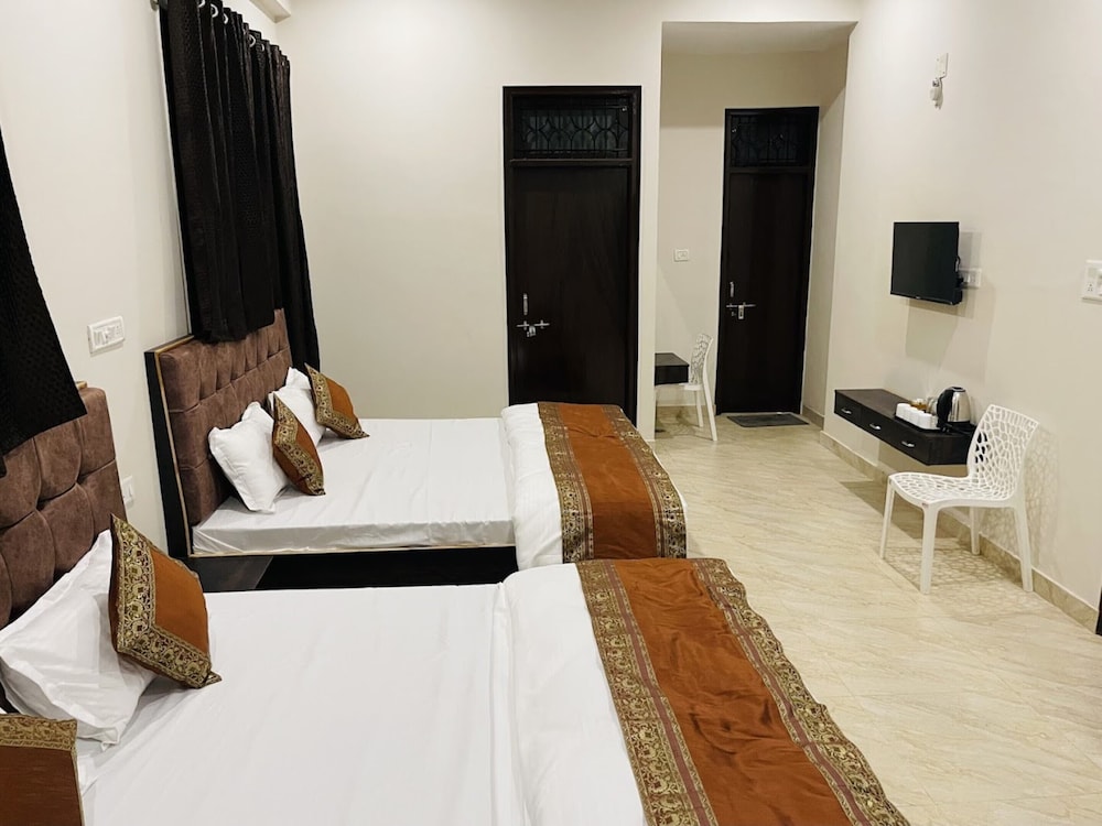 Family Double Room, City View