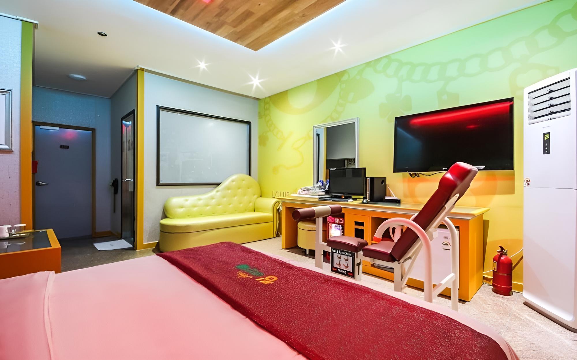 Room (Standard Room (Netflix Massage Bed So) - Photo 3