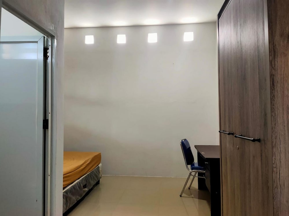 Basic Double Room - Photo 11
