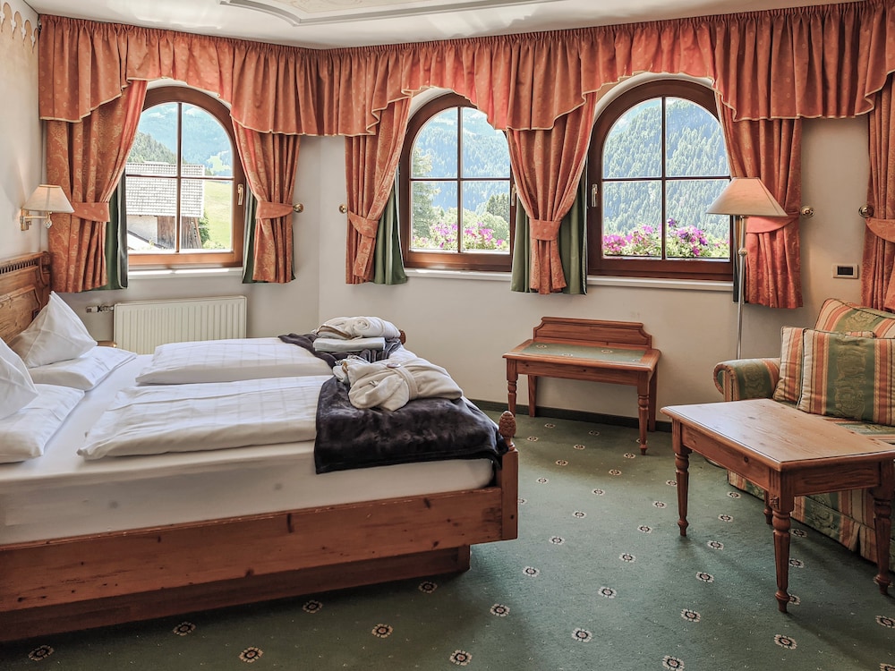 Tower room with balcony and Dolomite view photo 3