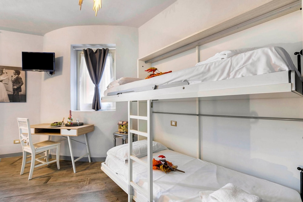 Standard Apartment, Multiple Bedrooms, 2 Bathrooms (Sole Priscilla House - Terrace &)