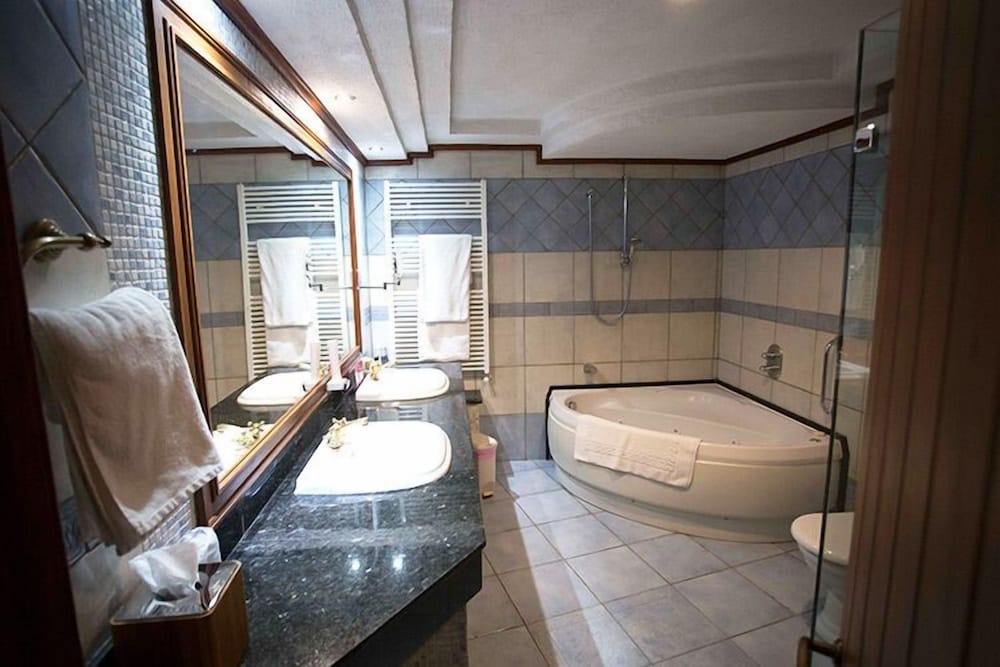 Junior Double or Twin Room (Suite) - Photo 4
