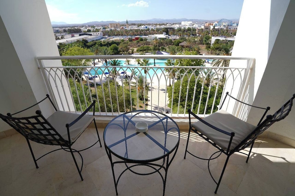 Superior Double Room, Pool View - Photo 4