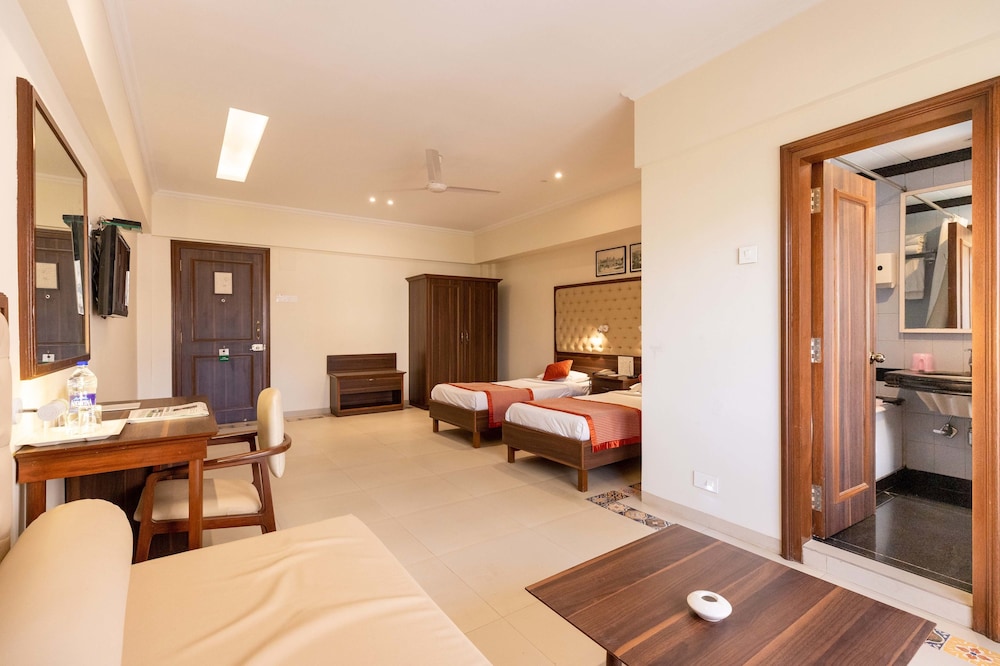 Deluxe Room - Photo 7