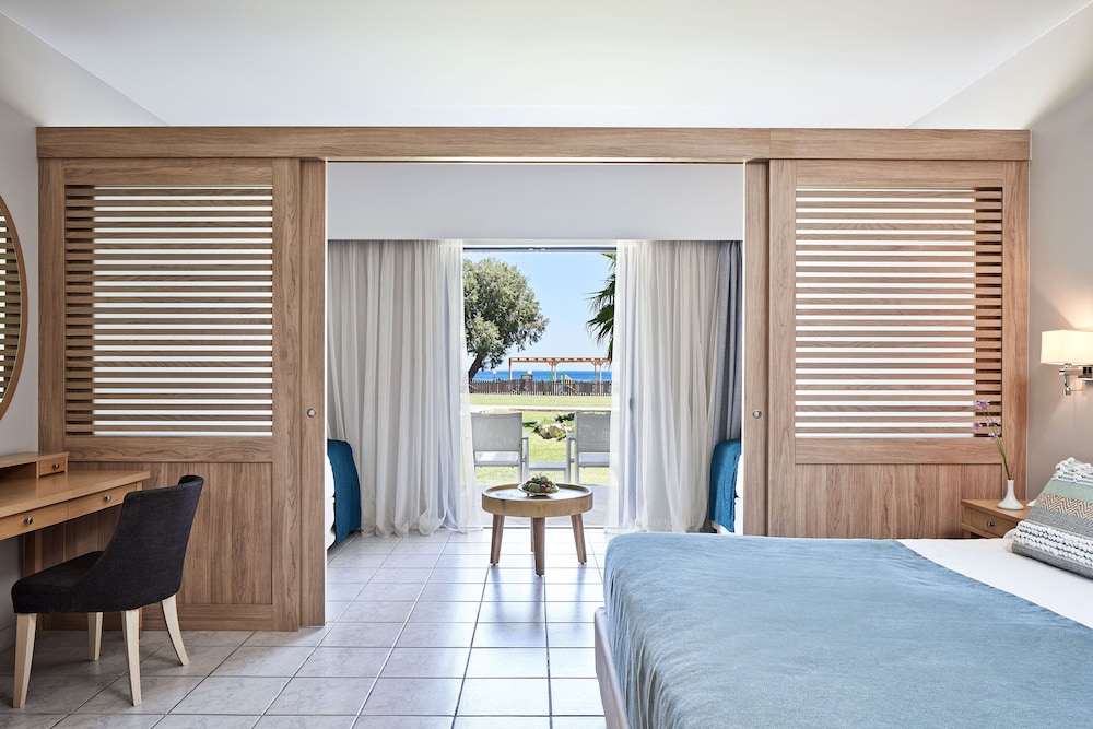 Junior Suite Sea View | Resort Area - Photo 1