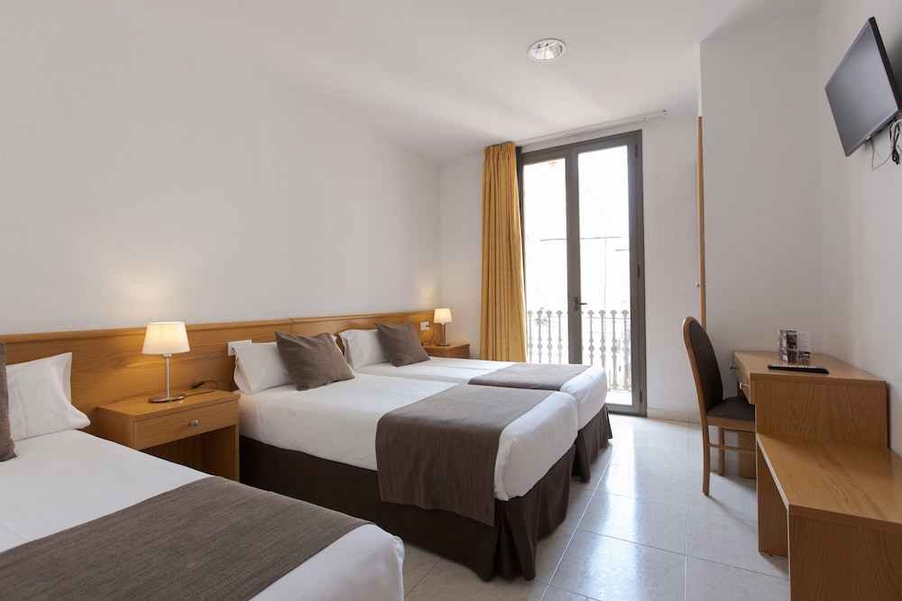 Superior Triple Room photo 2