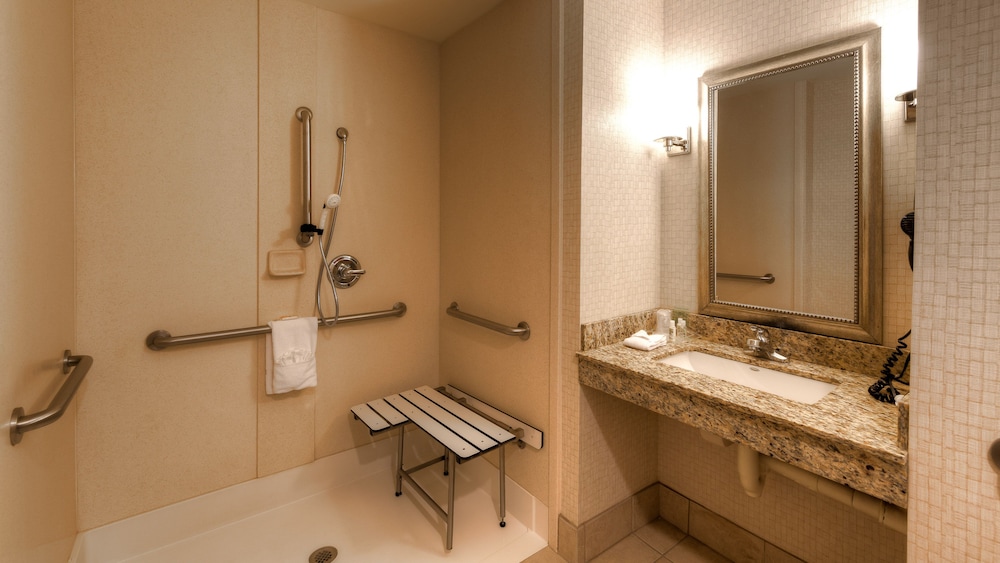 Standard Room, 2 Queen Beds, Accessible (Communication, Roll-In Shower) - Photo 10